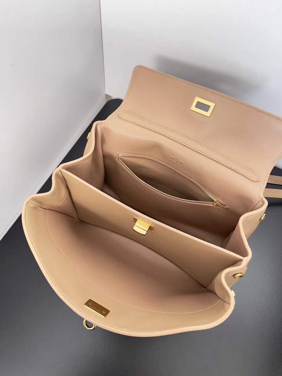 Balenciaga_Rodeo_Medium_35x23x11cm_A5D7