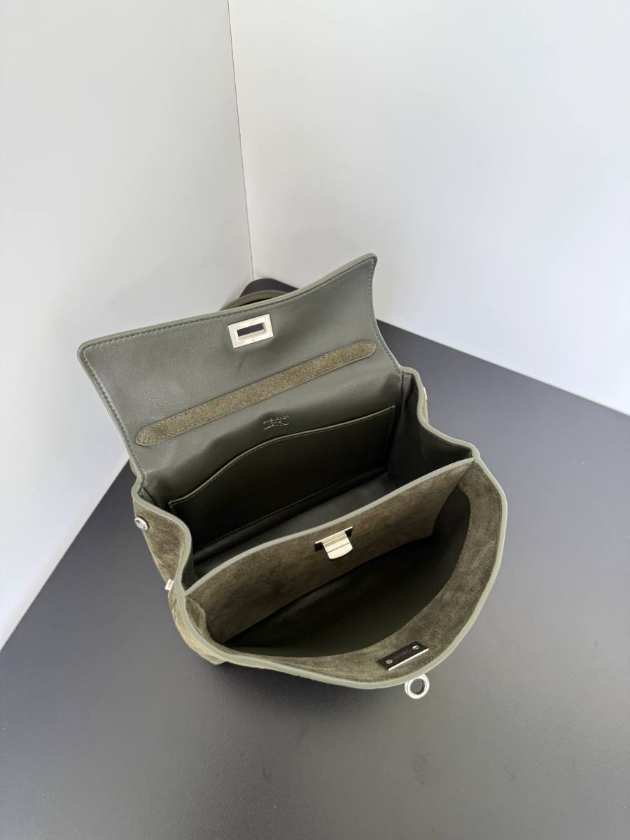 Balenciaga_Rodeo_Medium_35x23x11cm_A638