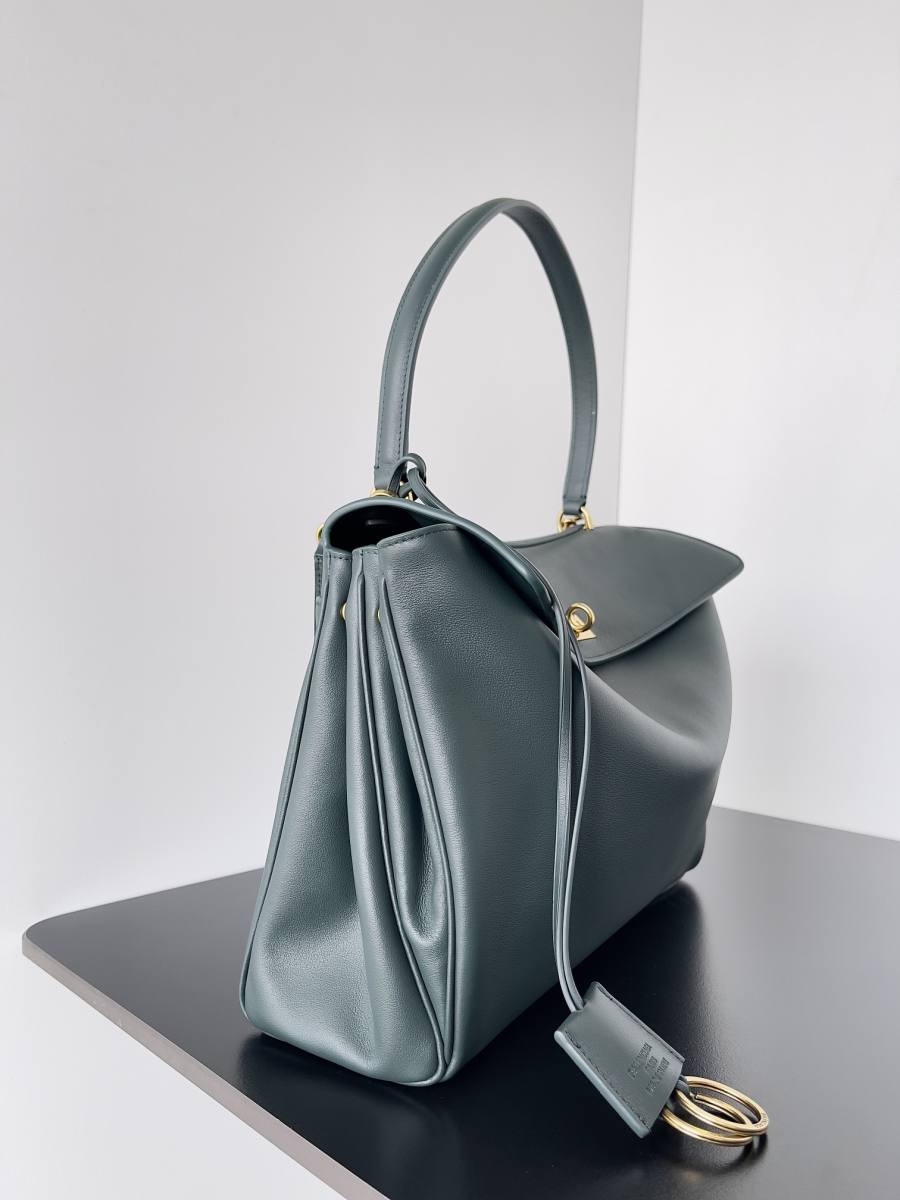 Balenciaga_Rodeo_Medium_35x23x11cm_B0CE