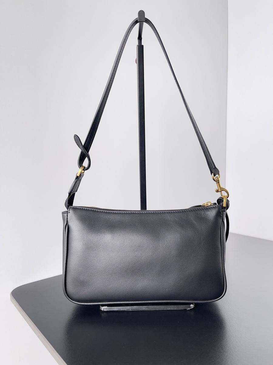 Balenciaga_Rodeo_Medium_35x23x11cm_B48D