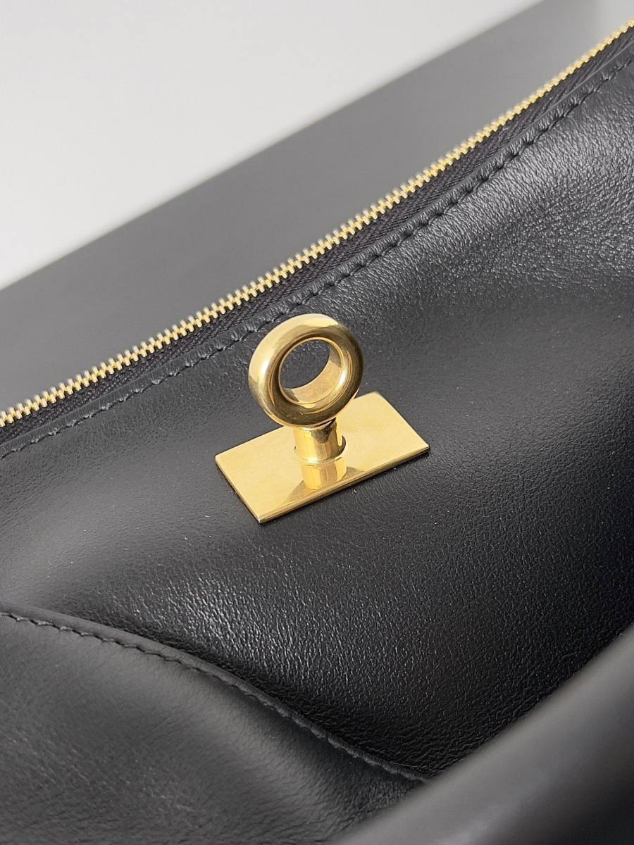 Balenciaga_Rodeo_Medium_35x23x11cm_B48D
