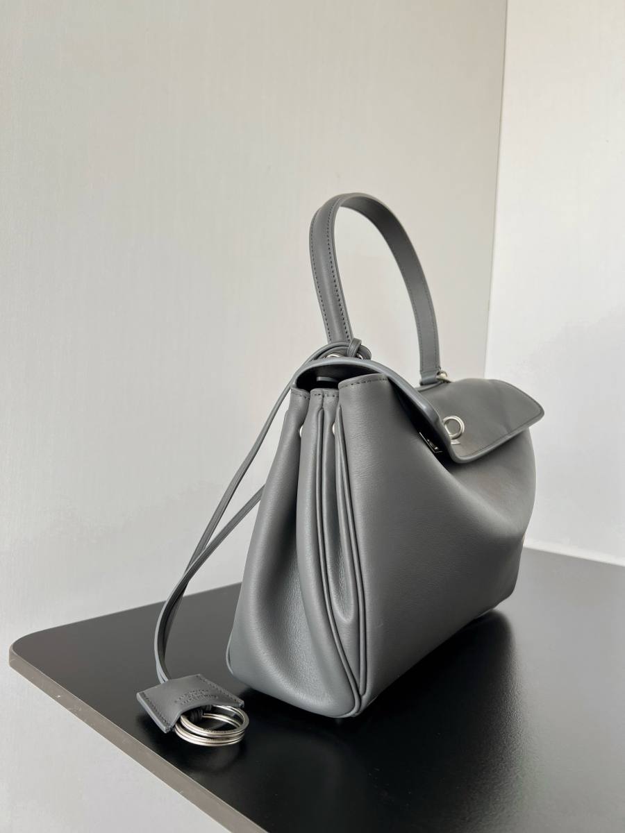 Balenciaga_Rodeo_Medium_35x23x11cm_CEA0