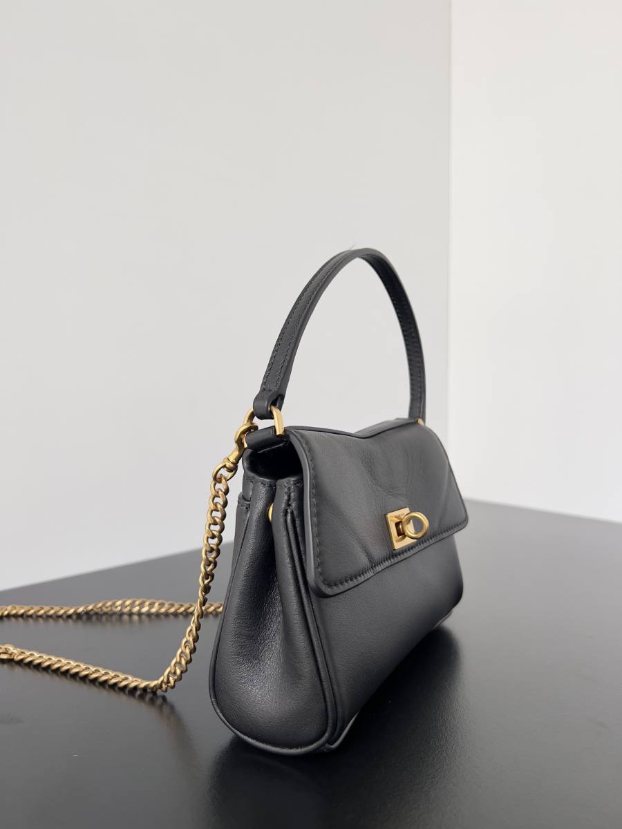 Balenciaga_Rodeo_Medium_35x23x11cm_D406