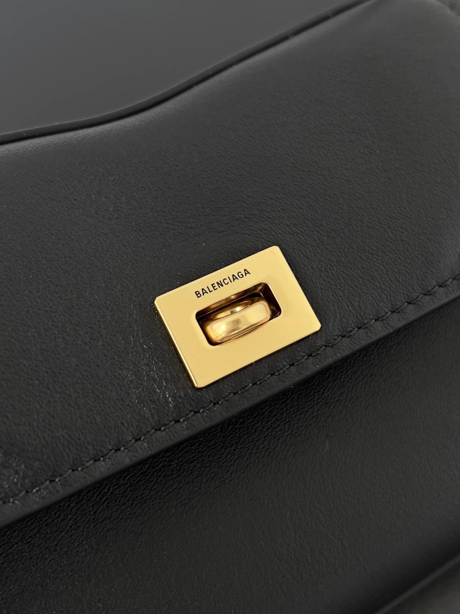 Balenciaga_Rodeo_Medium_35x23x11cm_D406