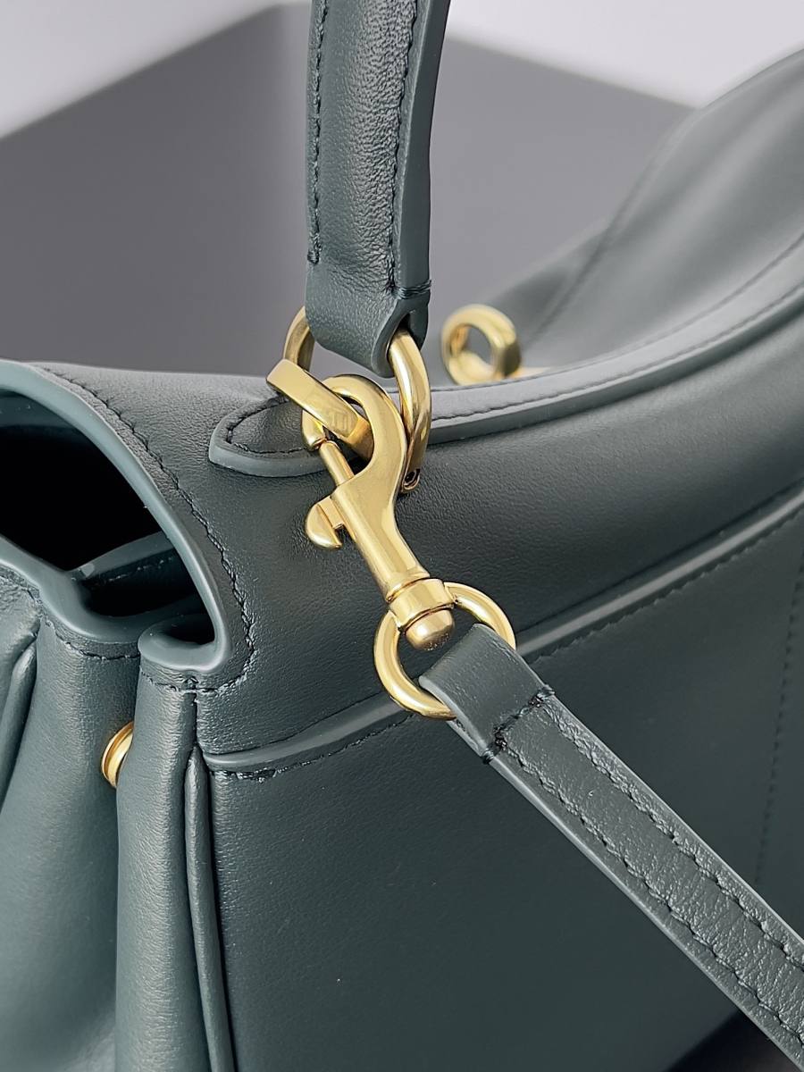 Balenciaga_Rodeo_Medium_35x23x11cm_DA25