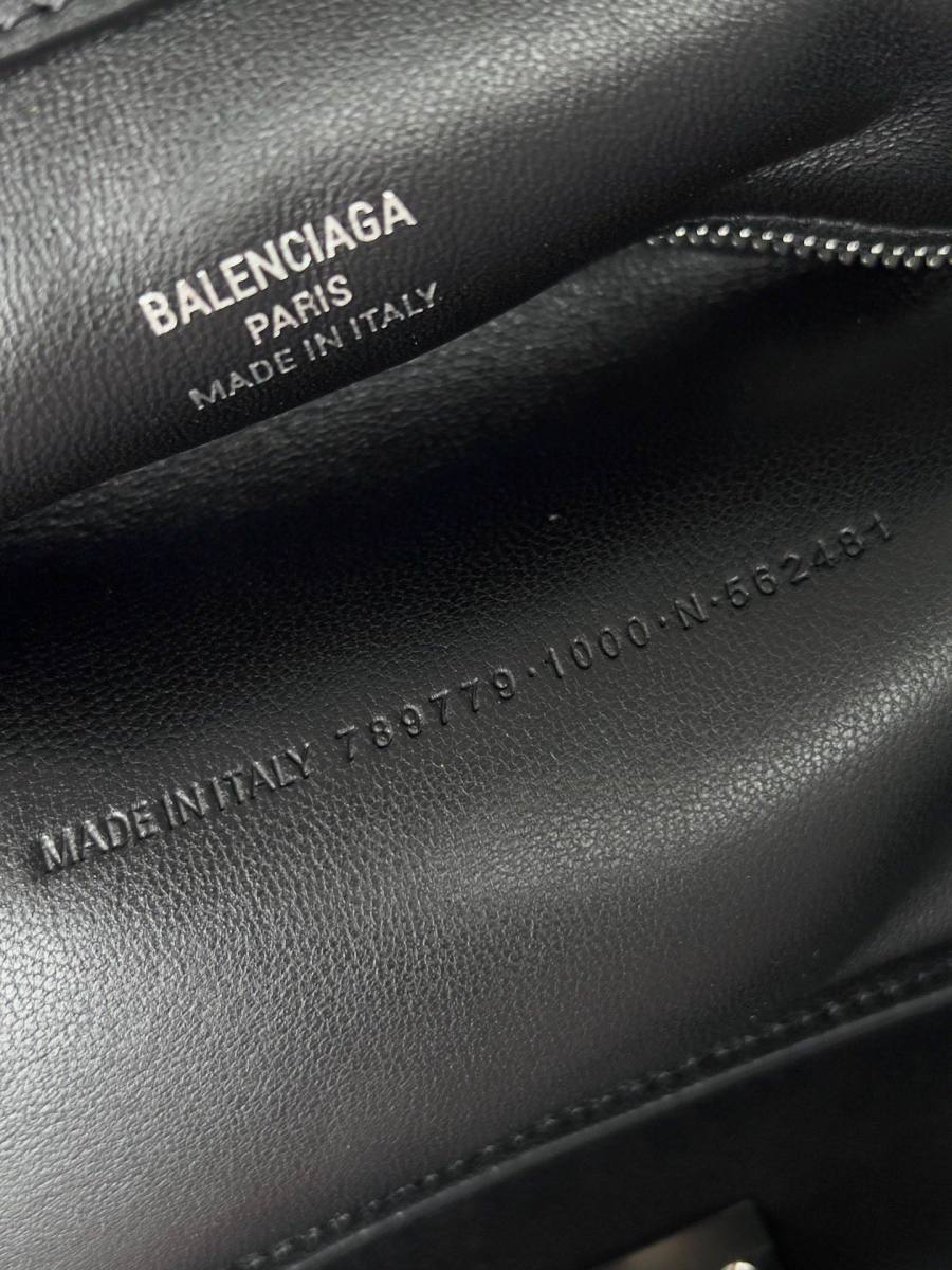 Balenciaga_Rodeo_Medium_35x23x11cm_E984