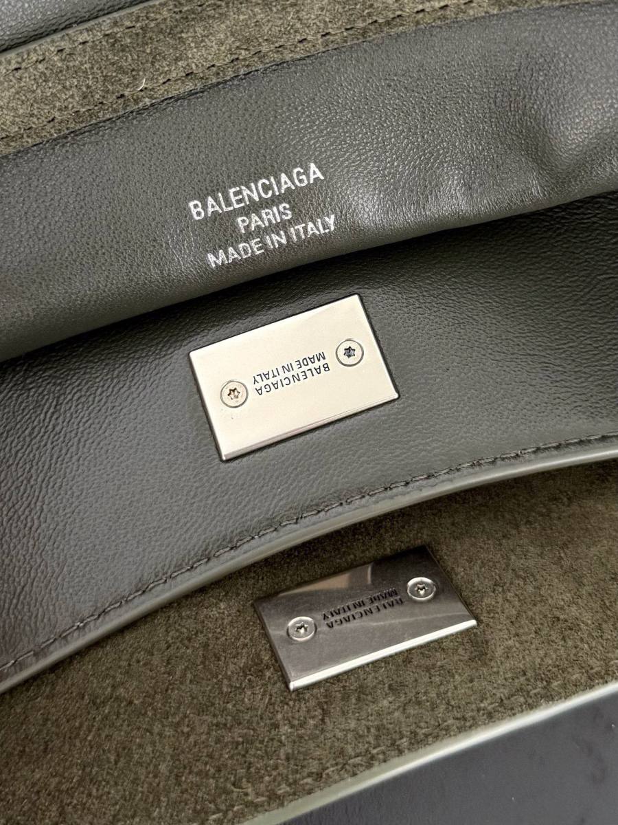 Balenciaga_Rodeo_Medium_35x23x11cm_F2D7