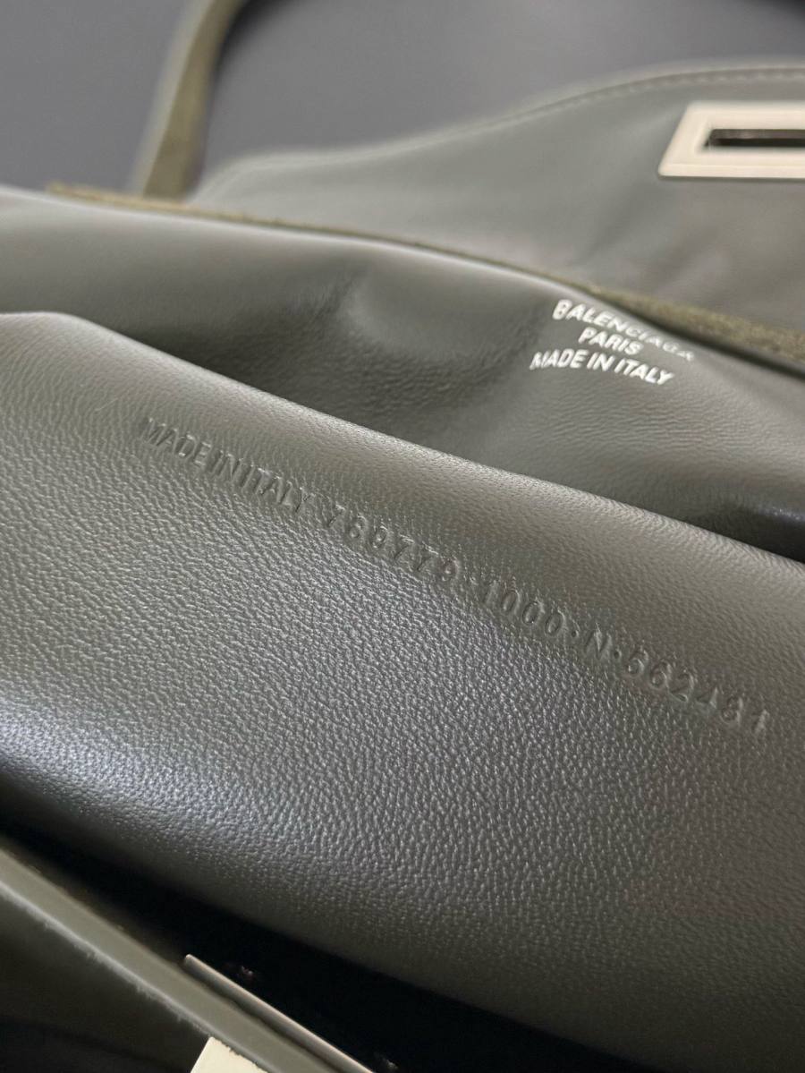 Balenciaga_Rodeo_Medium_35x23x11cm_F2D7