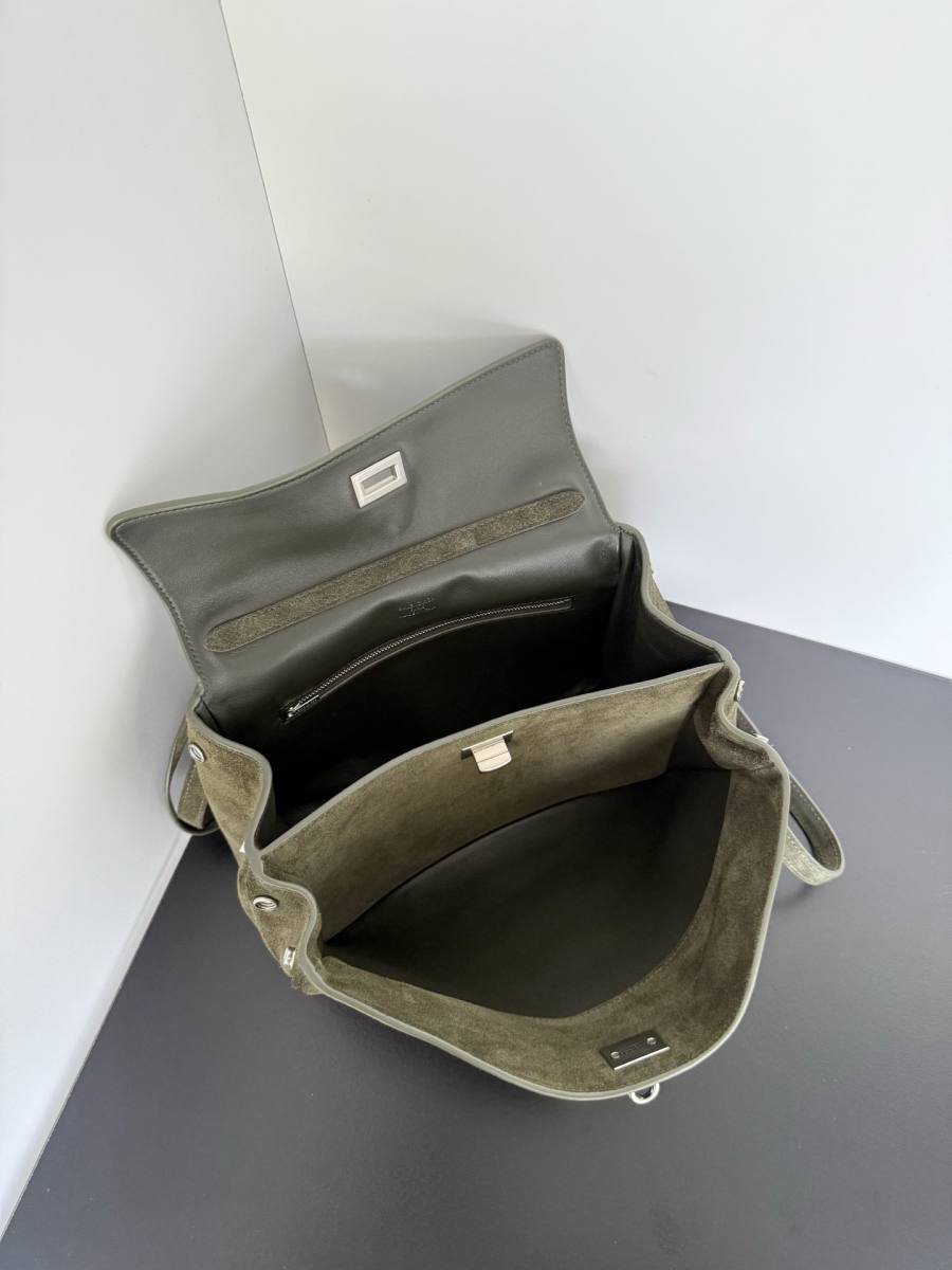 Balenciaga_Rodeo_Medium_35x23x11cm_F2D7