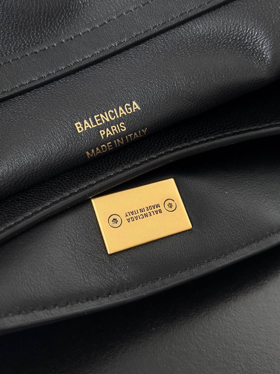 Balenciaga_Rodeo_Medium_BlackGold_35x23x11cm_EC7A