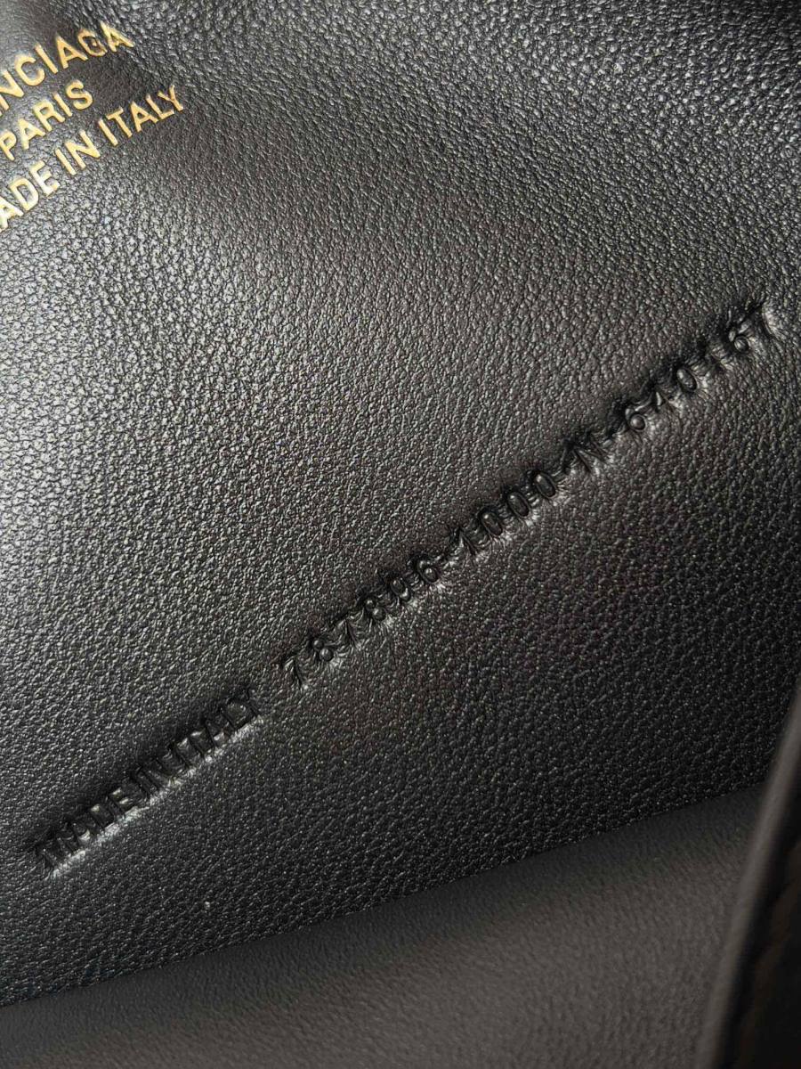 Balenciaga_Rodeo_Medium_BlackGold_35x23x11cm_EC7A