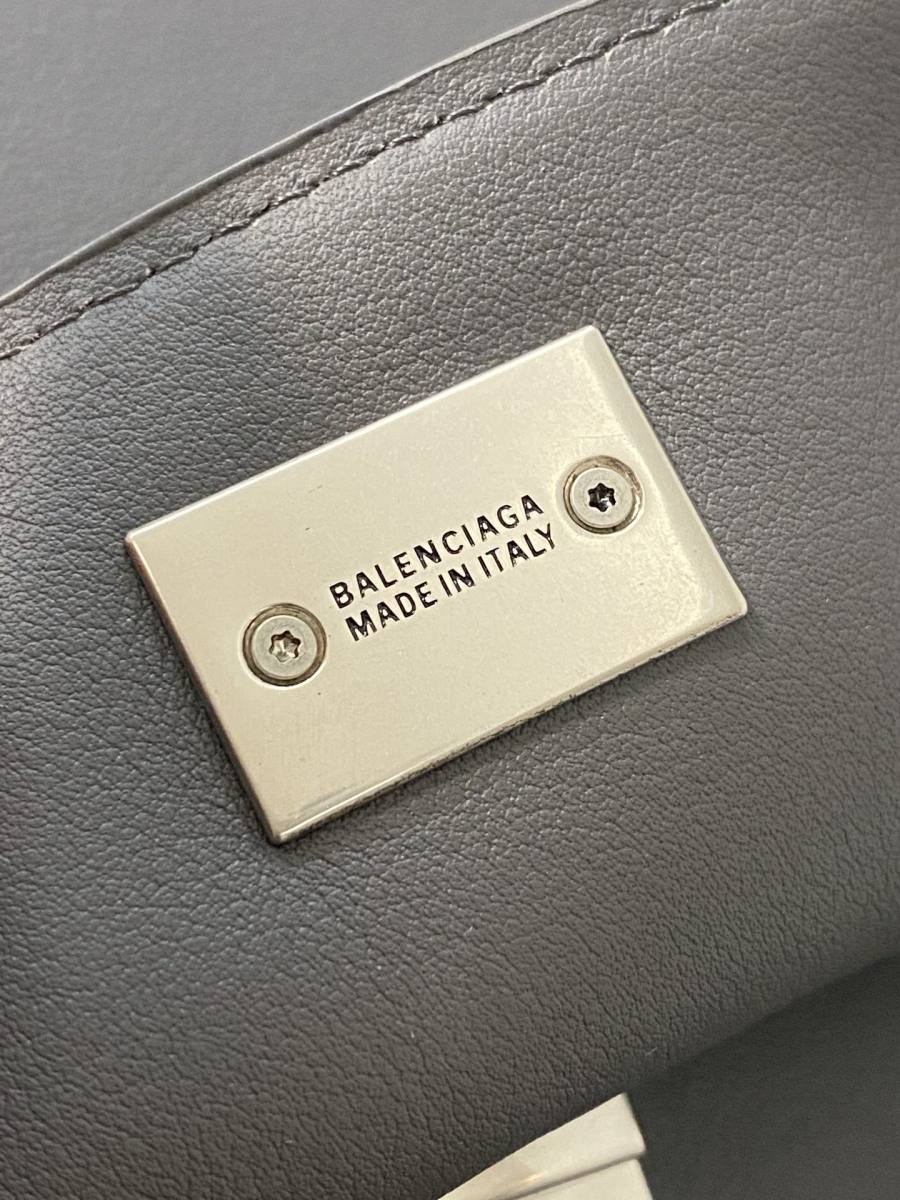 Balenciaga_Rodeo_Medium_GreySilver_35x23x11cm_C88F