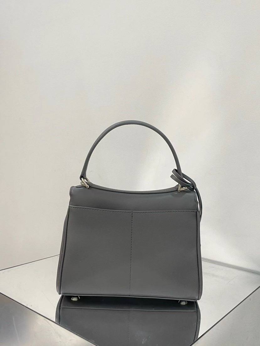 Balenciaga_Rodeo_Medium_GreySilver_35x23x11cm_D130