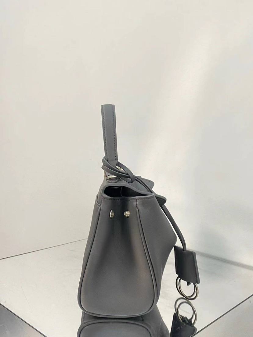 Balenciaga_Rodeo_Medium_GreySilver_35x23x11cm_D130