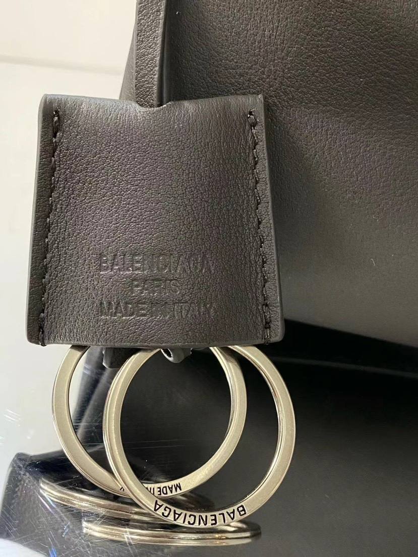 Balenciaga_Rodeo_Medium_GreySilver_35x23x11cm_D130