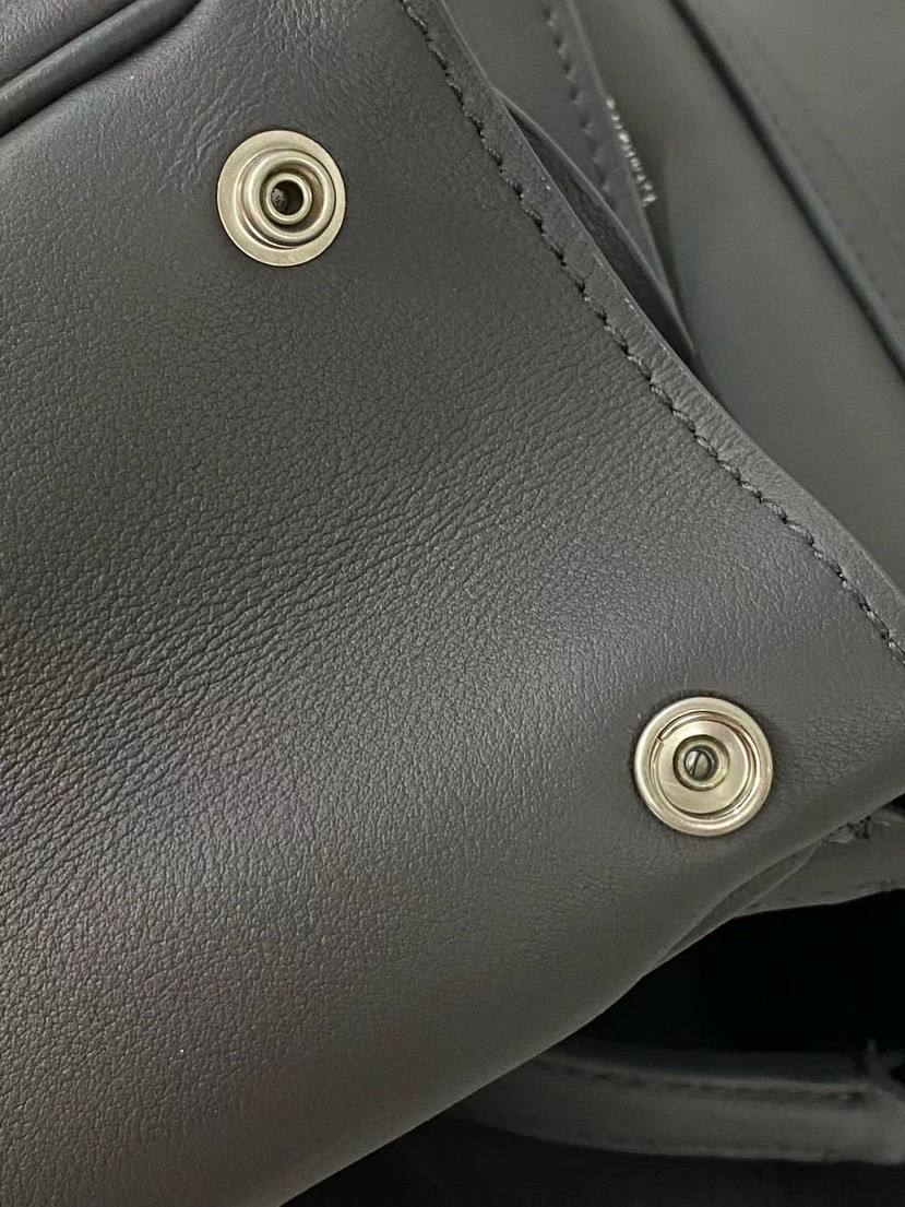 Balenciaga_Rodeo_Medium_GreySilver_35x23x11cm_D130