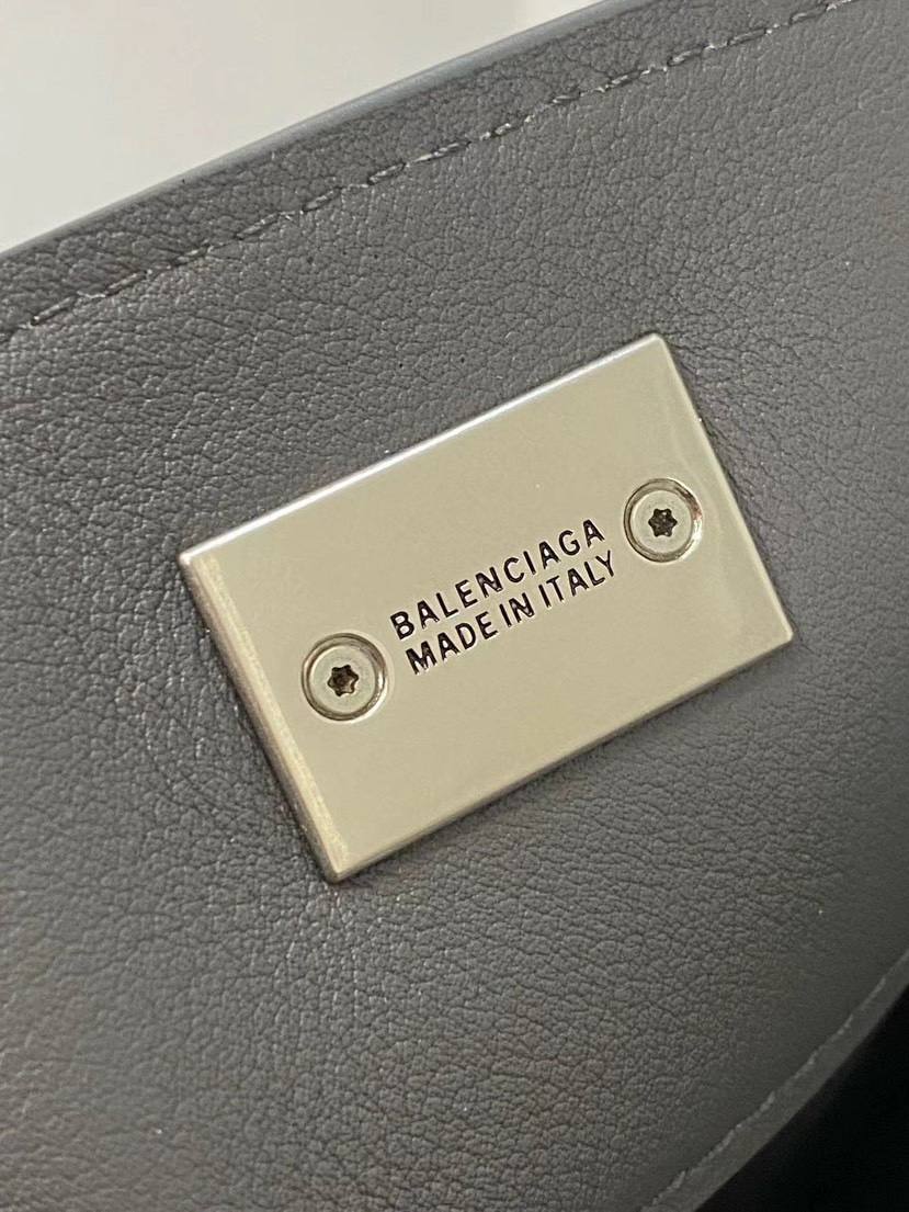 Balenciaga_Rodeo_Medium_GreySilver_35x23x11cm_D130
