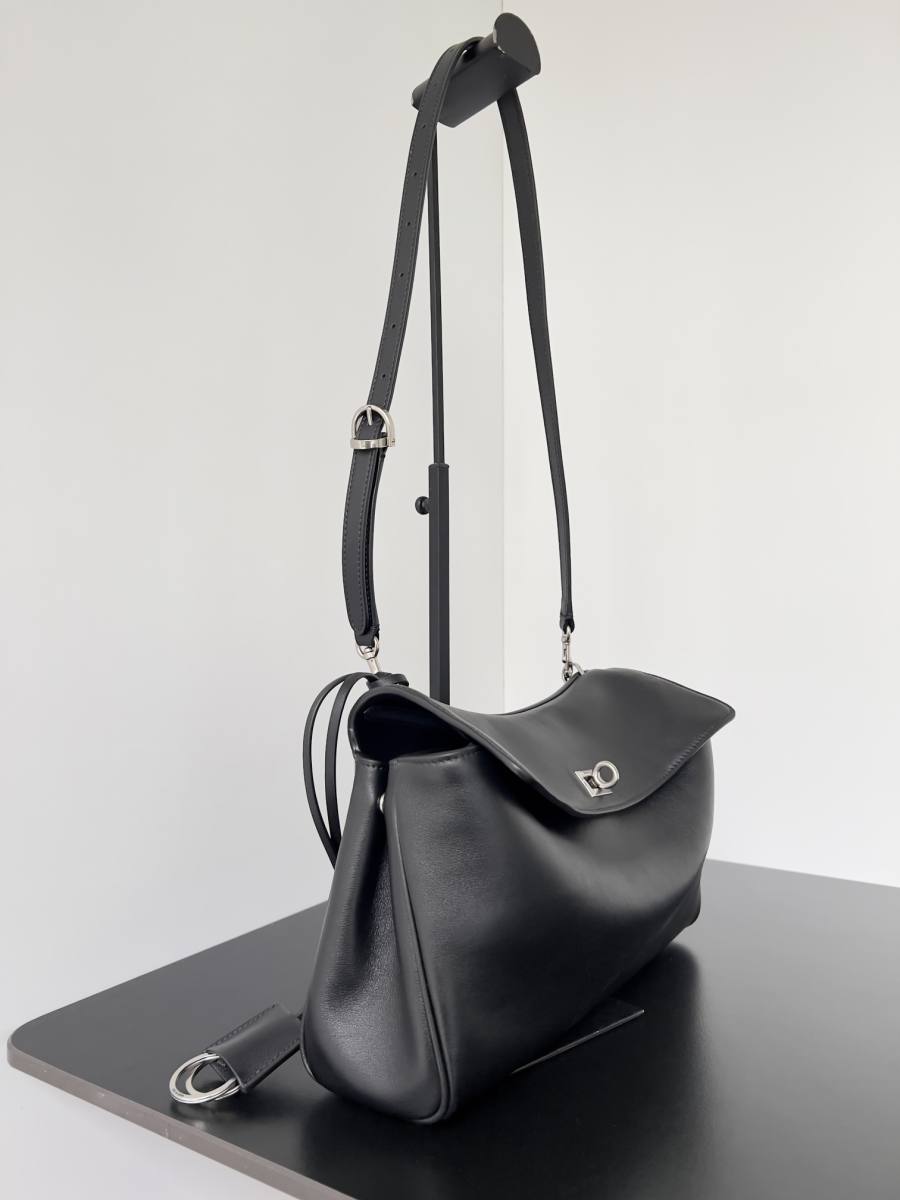 Balenciaga_Rodeo_Small_27x20x10cm_02F2
