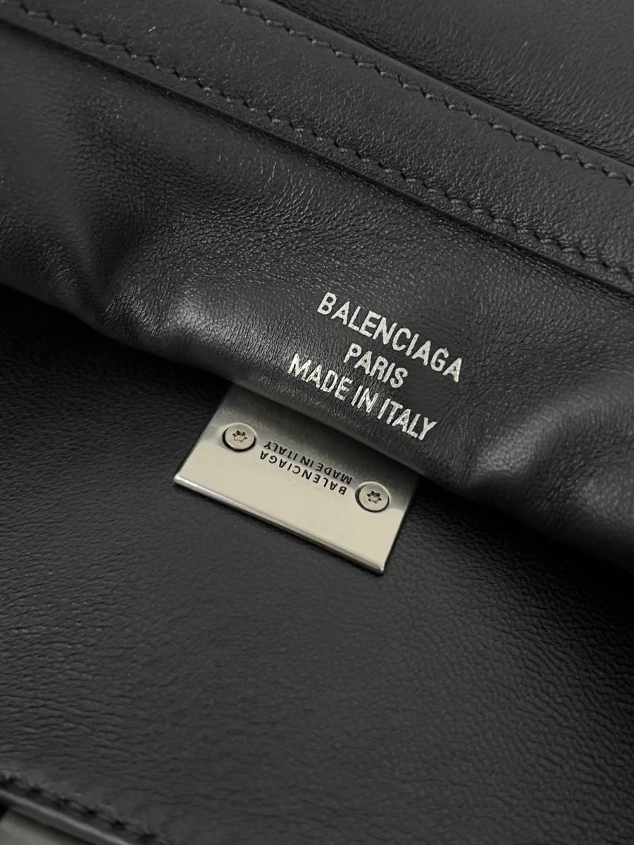Balenciaga_Rodeo_Small_27x20x10cm_02F2