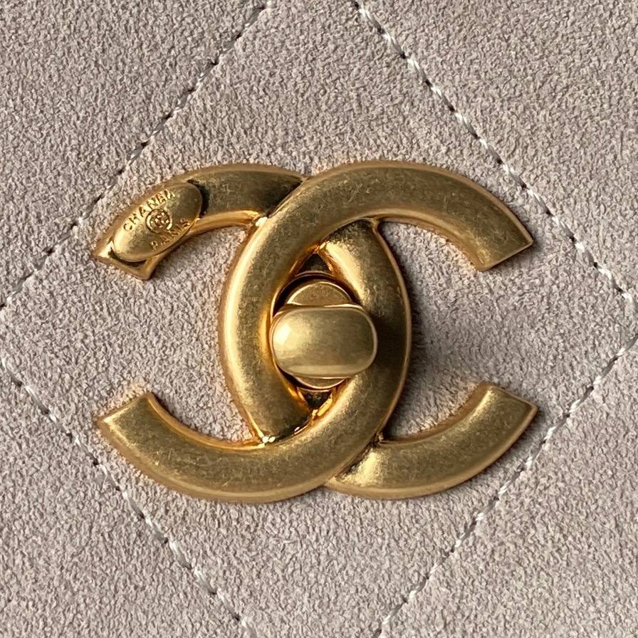 Chanel 25A Hobo AS5637 24 x 16 x 8 7028