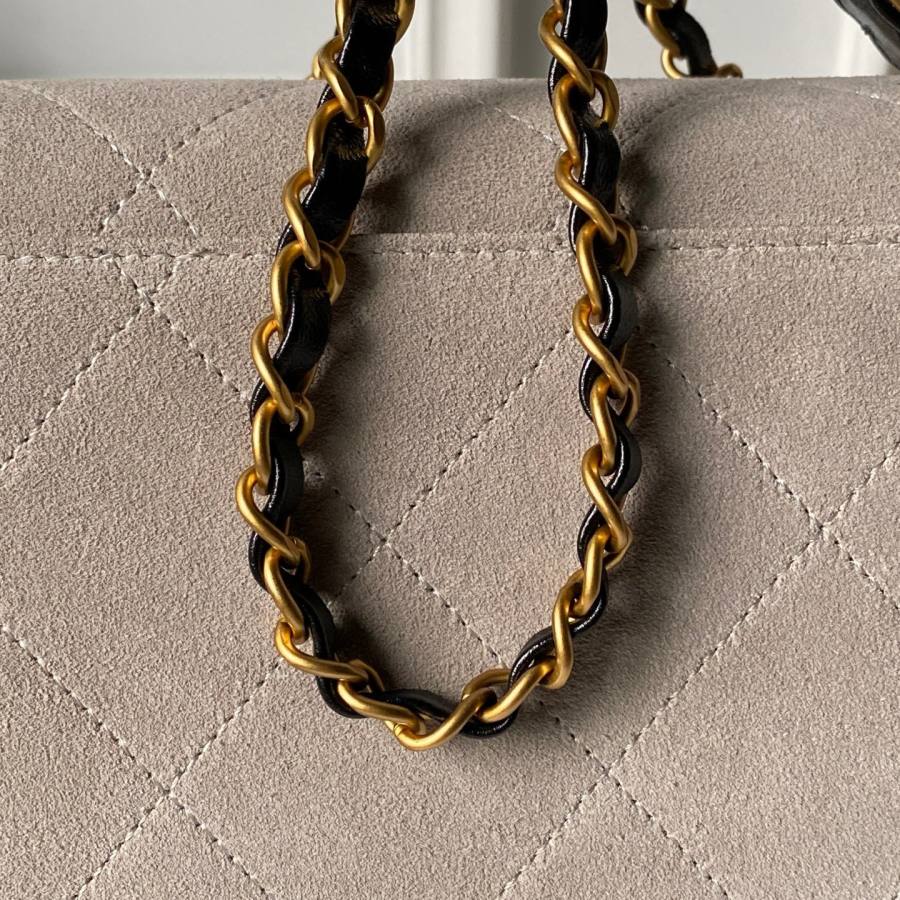 Chanel 25A Hobo AS5637 24 x 16 x 8 7028