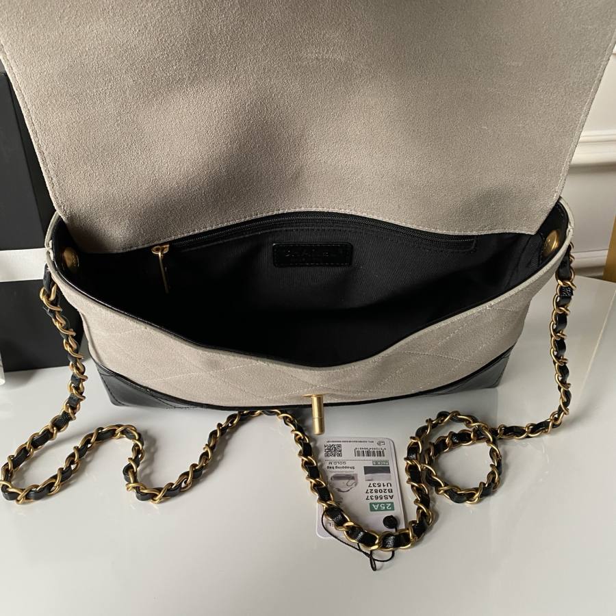Chanel 25A Hobo AS5637 24 x 16 x 8 7028