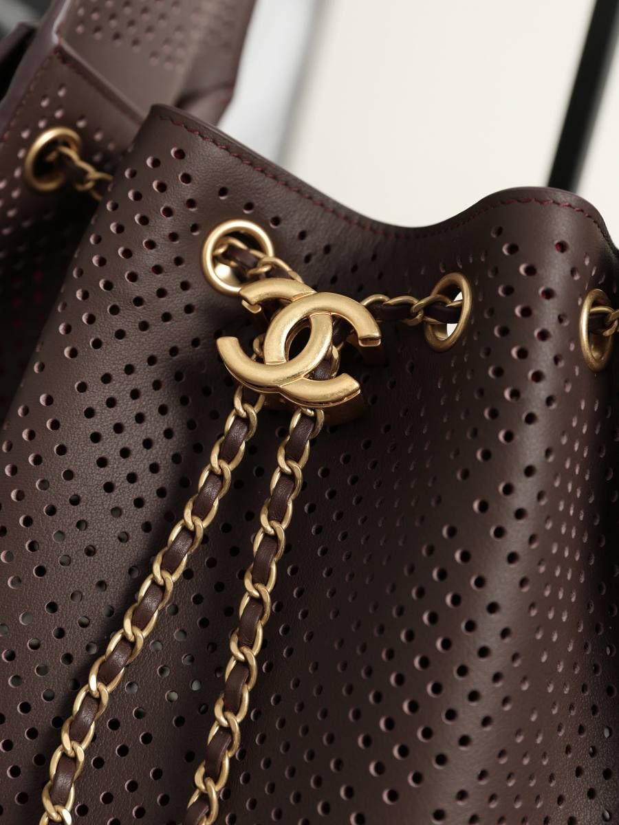 Chanel 25C Cruising Show Tote 26 x 30 x 14 49BE