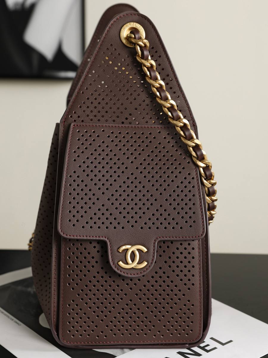 Chanel 25C Cruising Show Tote 26 x 30 x 14 49BE