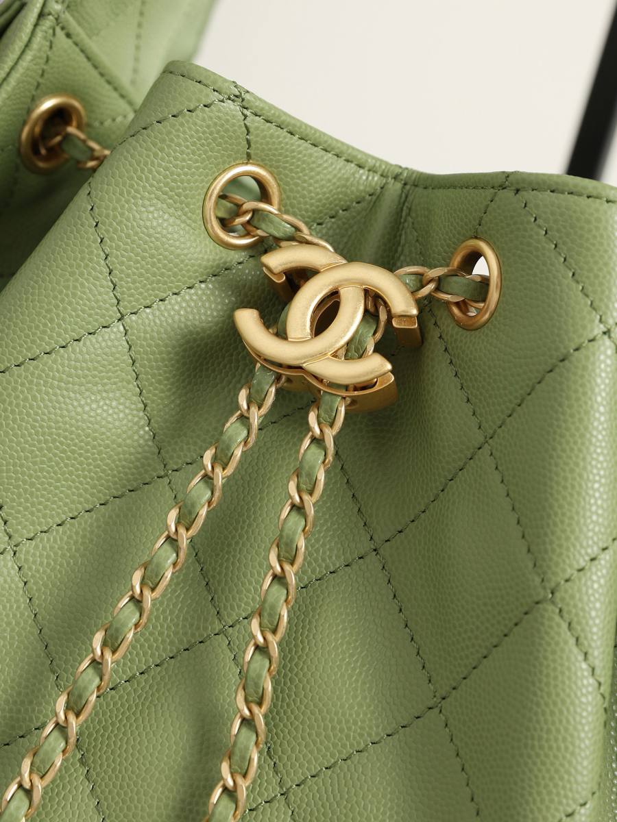 Chanel 25C Cruising Show Tote 26 x 30 x 14 877B