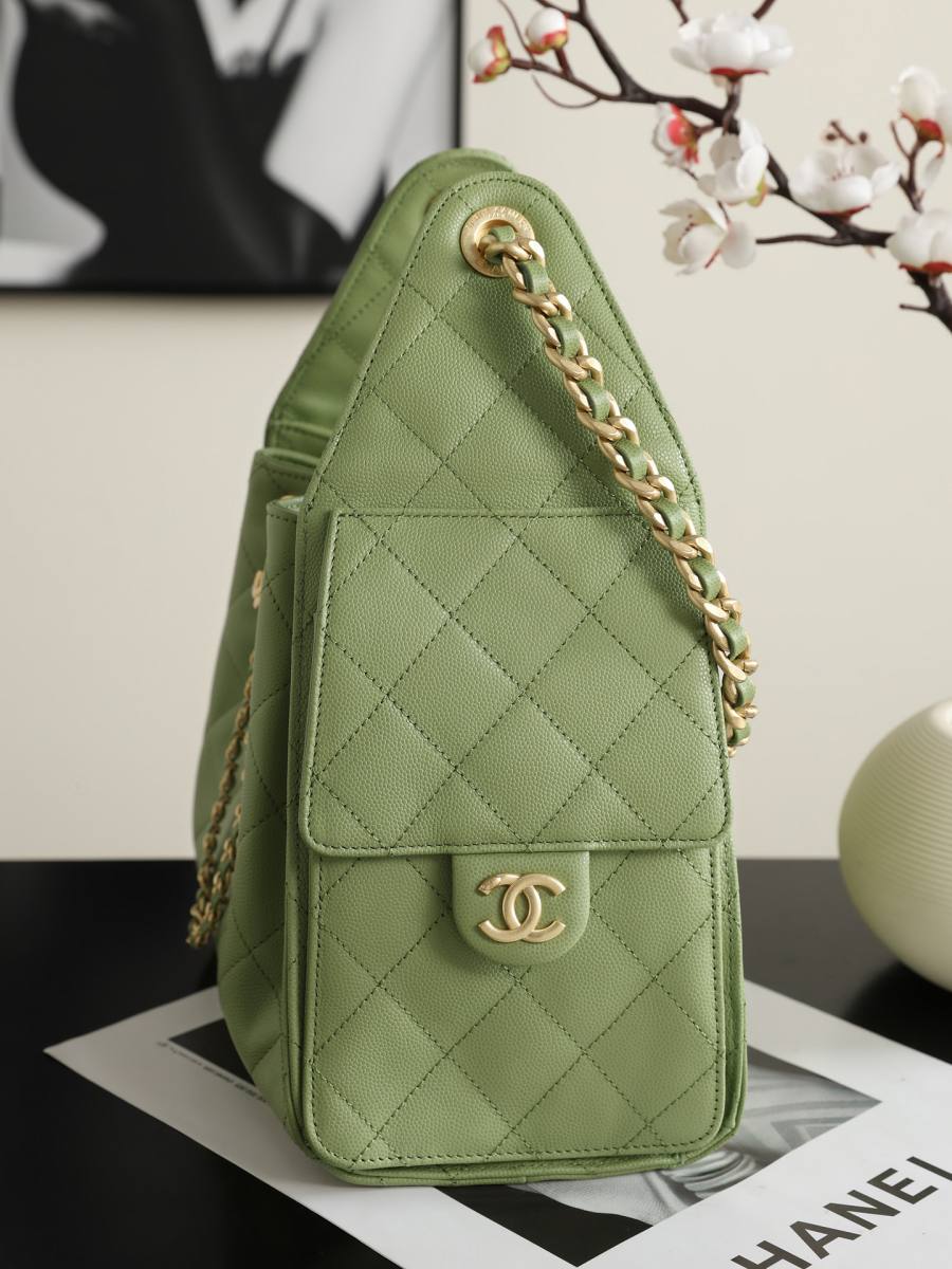 Chanel 25C Cruising Show Tote 26 x 30 x 14 877B
