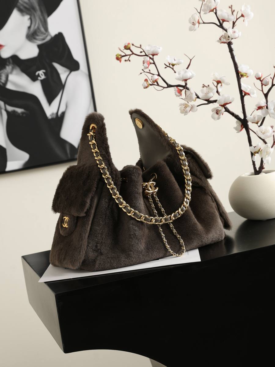 Chanel 25C Cruising Show Tote 26 x 30 x 14 D6A2