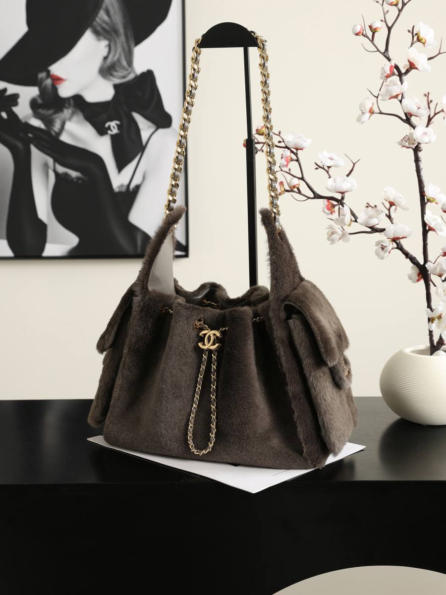 Chanel 25C Cruising Show Tote 26 x 30 x 14 D6A2