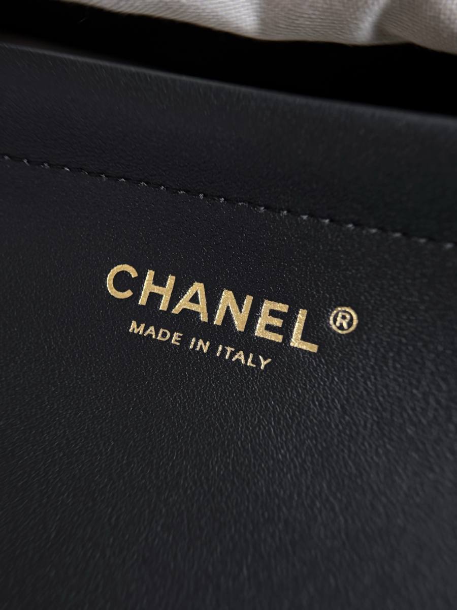 Chanel 26A Baguette 28 x 14 x 8 C370