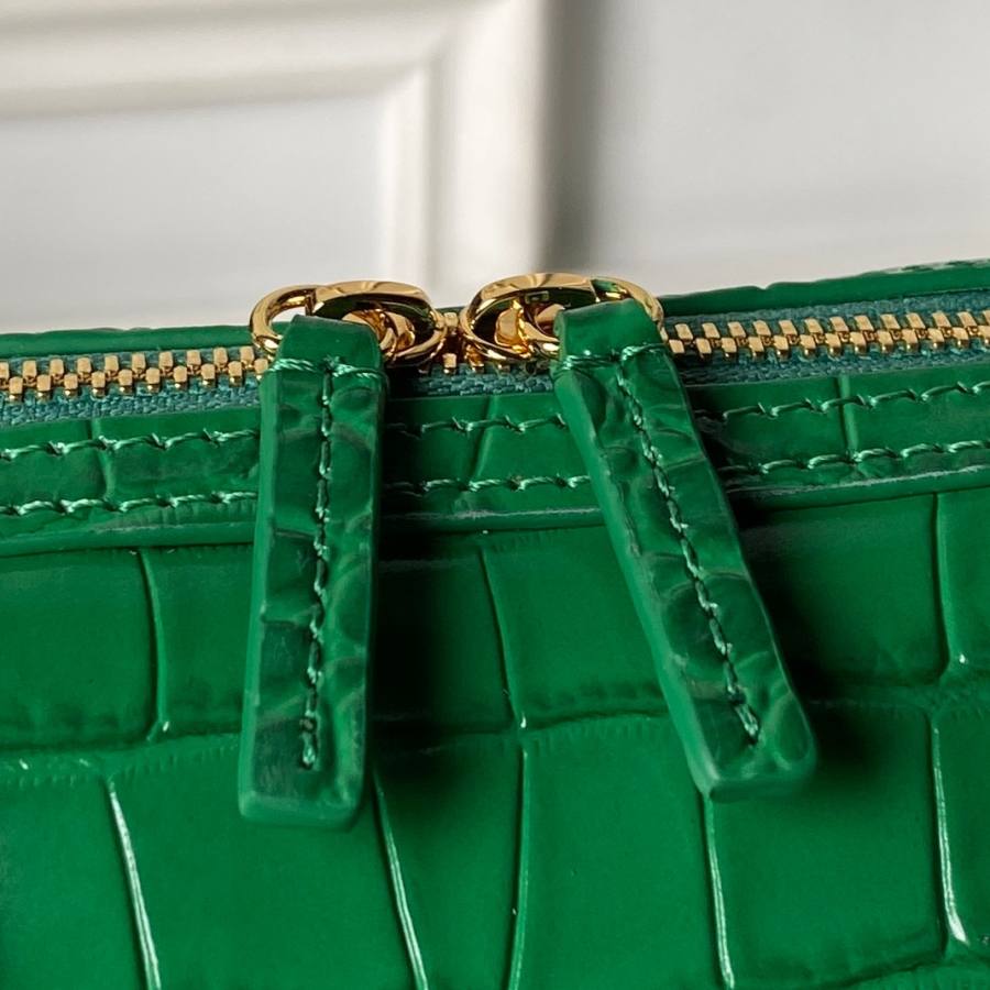 Chanel 26A Bowling Bag AS5390 31 x 20 x 14 35AC