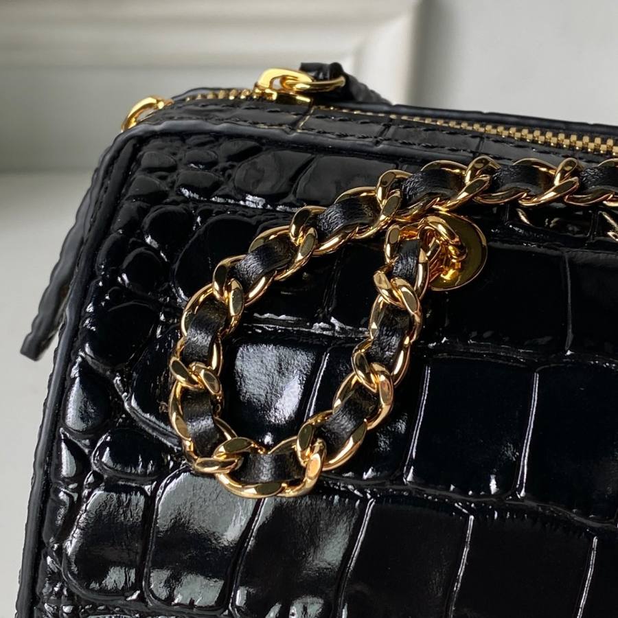 Chanel 26A Bowling Bag AS5390 31 x 20 x 14 B93E