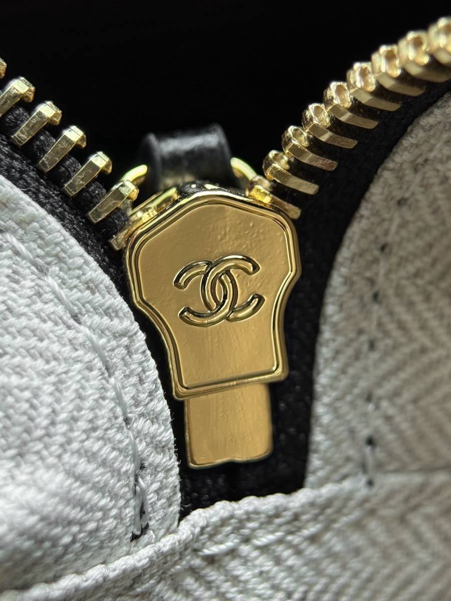 Chanel 26A Camera Bag 18 x 12 x 7 1043