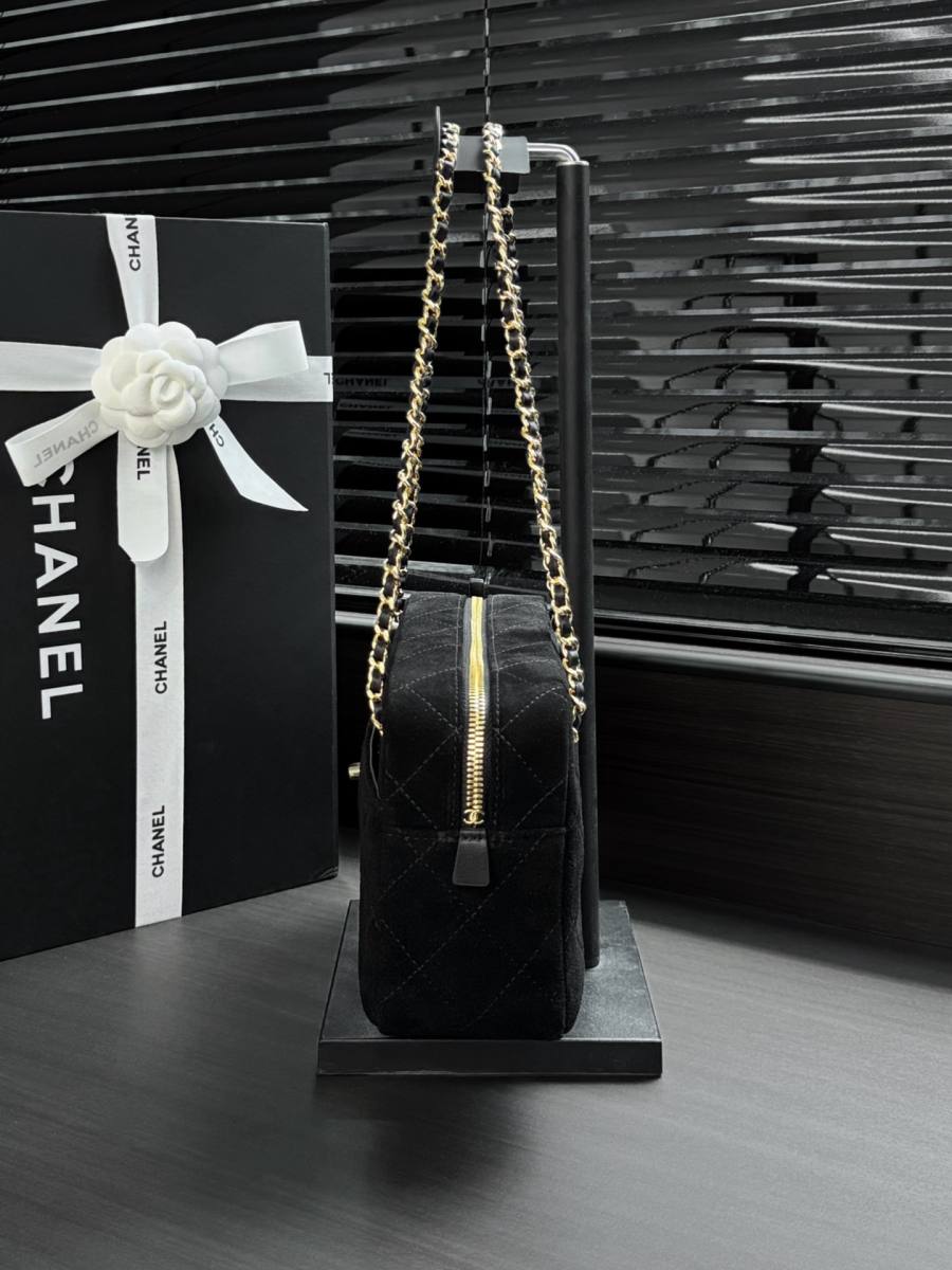 Chanel 26A Camera Bag 18 x 12 x 7 EFF3