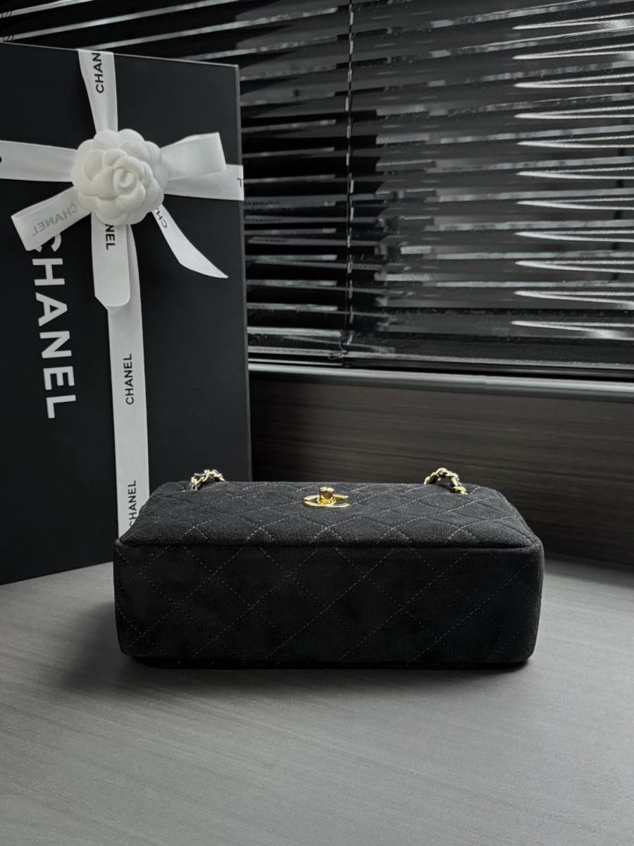 Chanel 26A Camera Bag 18 x 12 x 7 EFF3