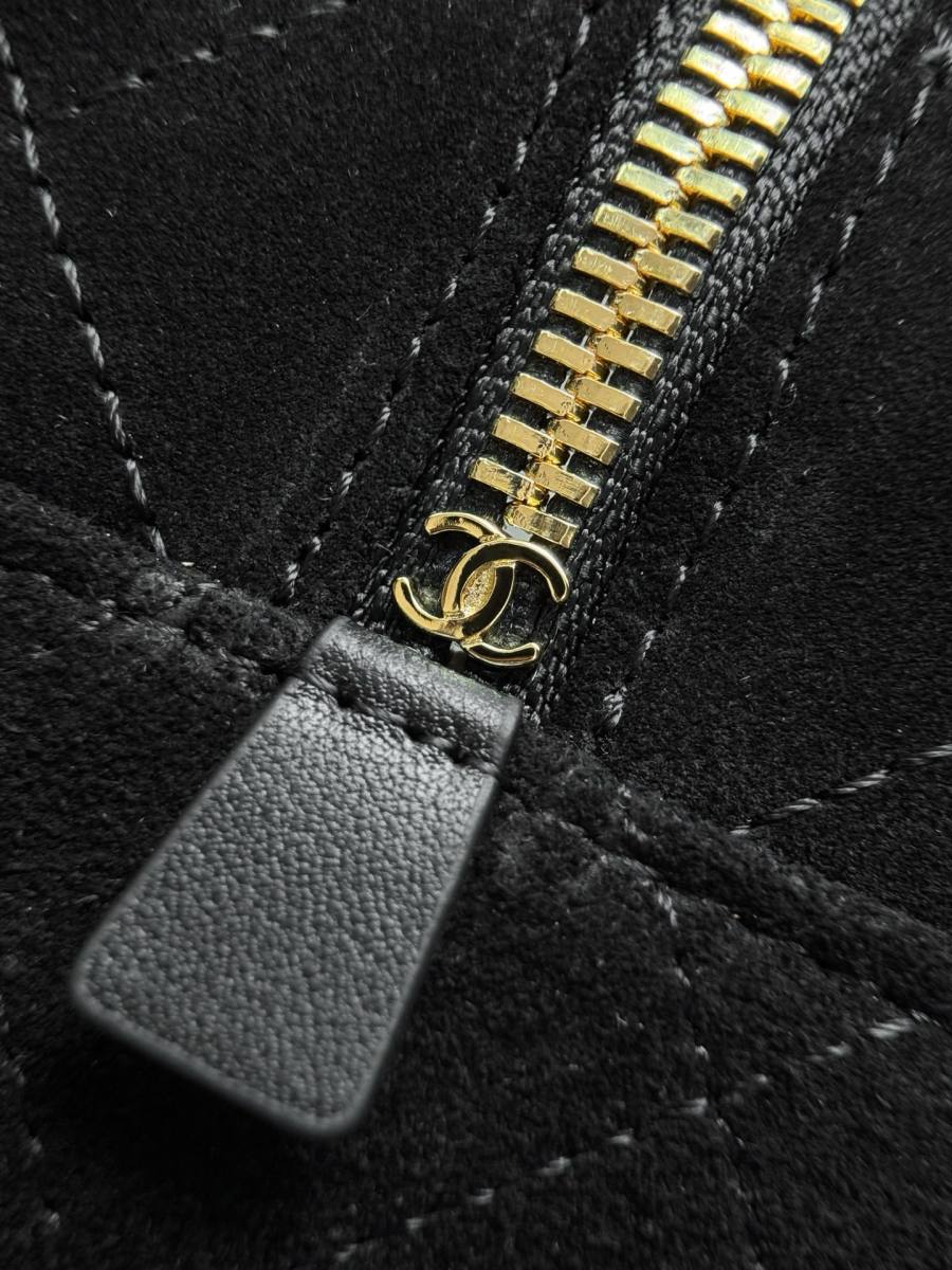 Chanel 26A Camera Bag 18 x 12 x 7 EFF3