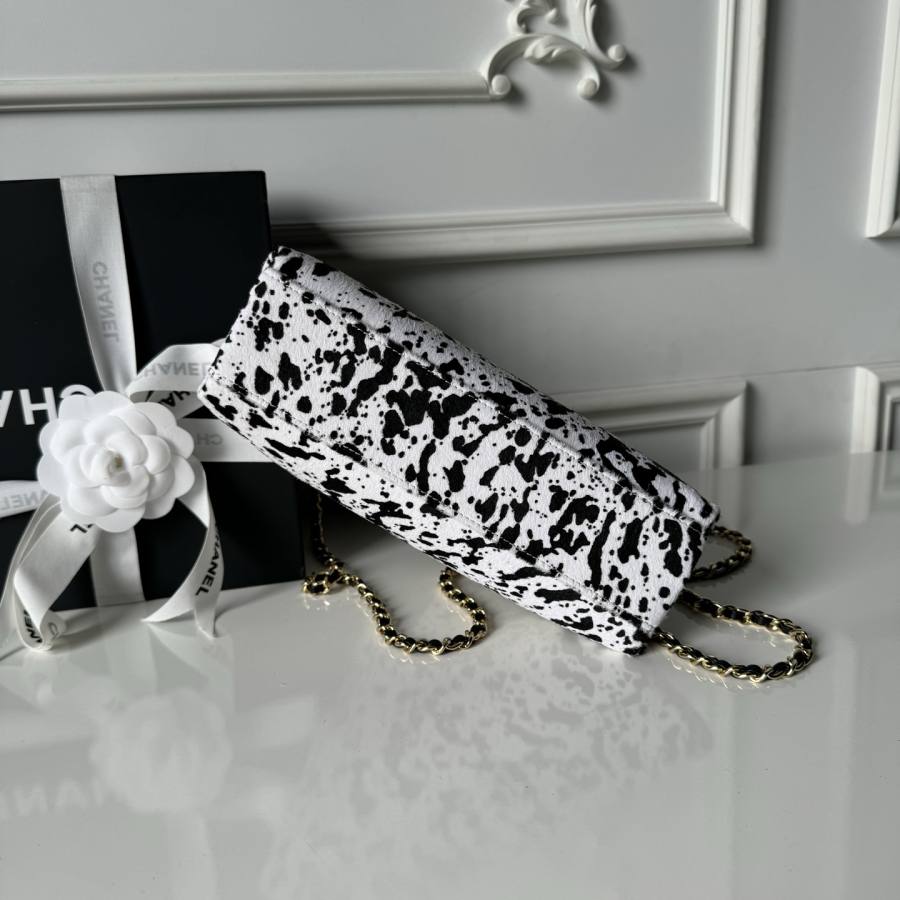 Chanel 26A Hobo AS6392 24 x 16 x 8 3C03