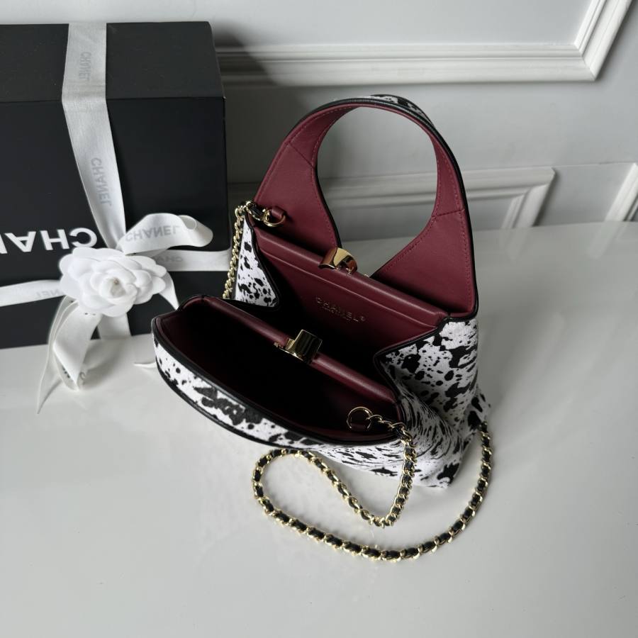 Chanel 26A Hobo AS6392 24 x 16 x 8 3C03