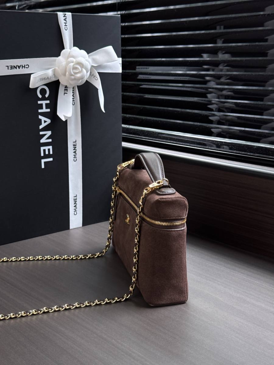 Chanel 26A Lunch Box 20 x 14 x 8 18CB