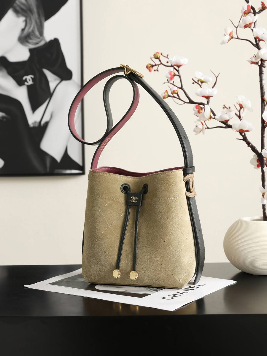 Chanel 26B Bucket Small AS6537 18 x 16 x 12 7B96