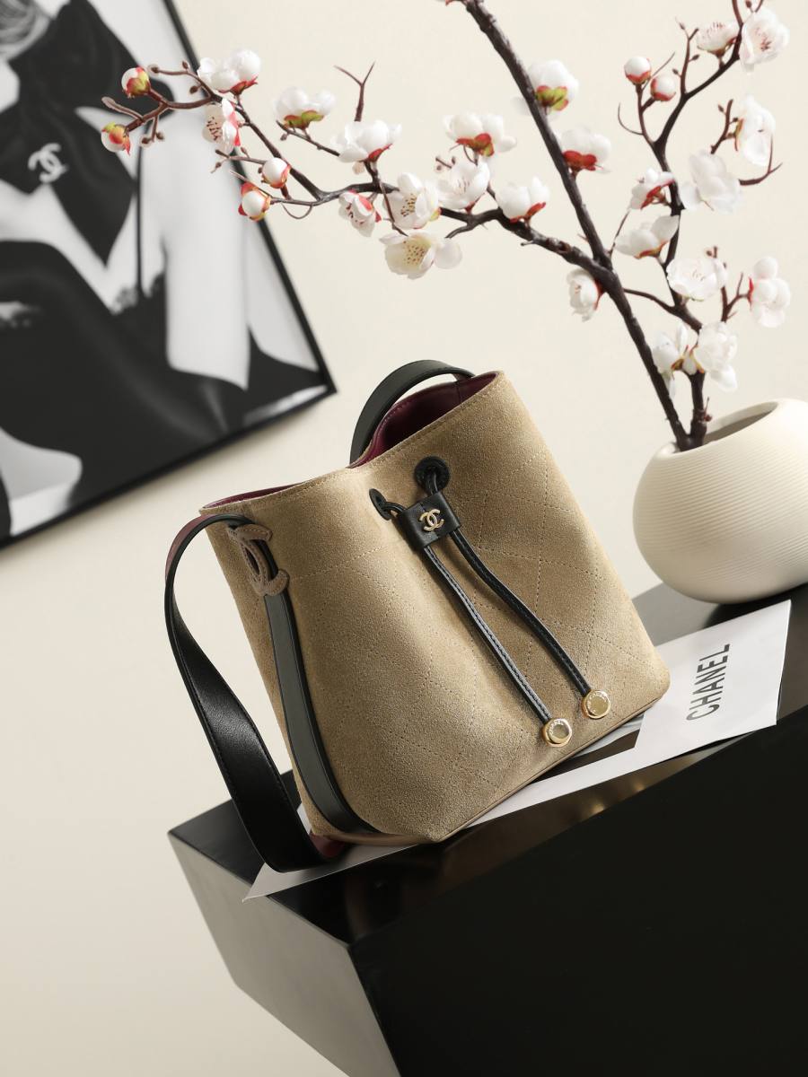 Chanel 26B Bucket Small AS6537 18 x 16 x 12 7B96