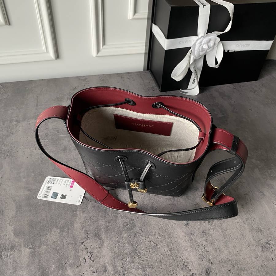 Chanel 26B Bucket Small AS6537 18 x 16 x 12 853D