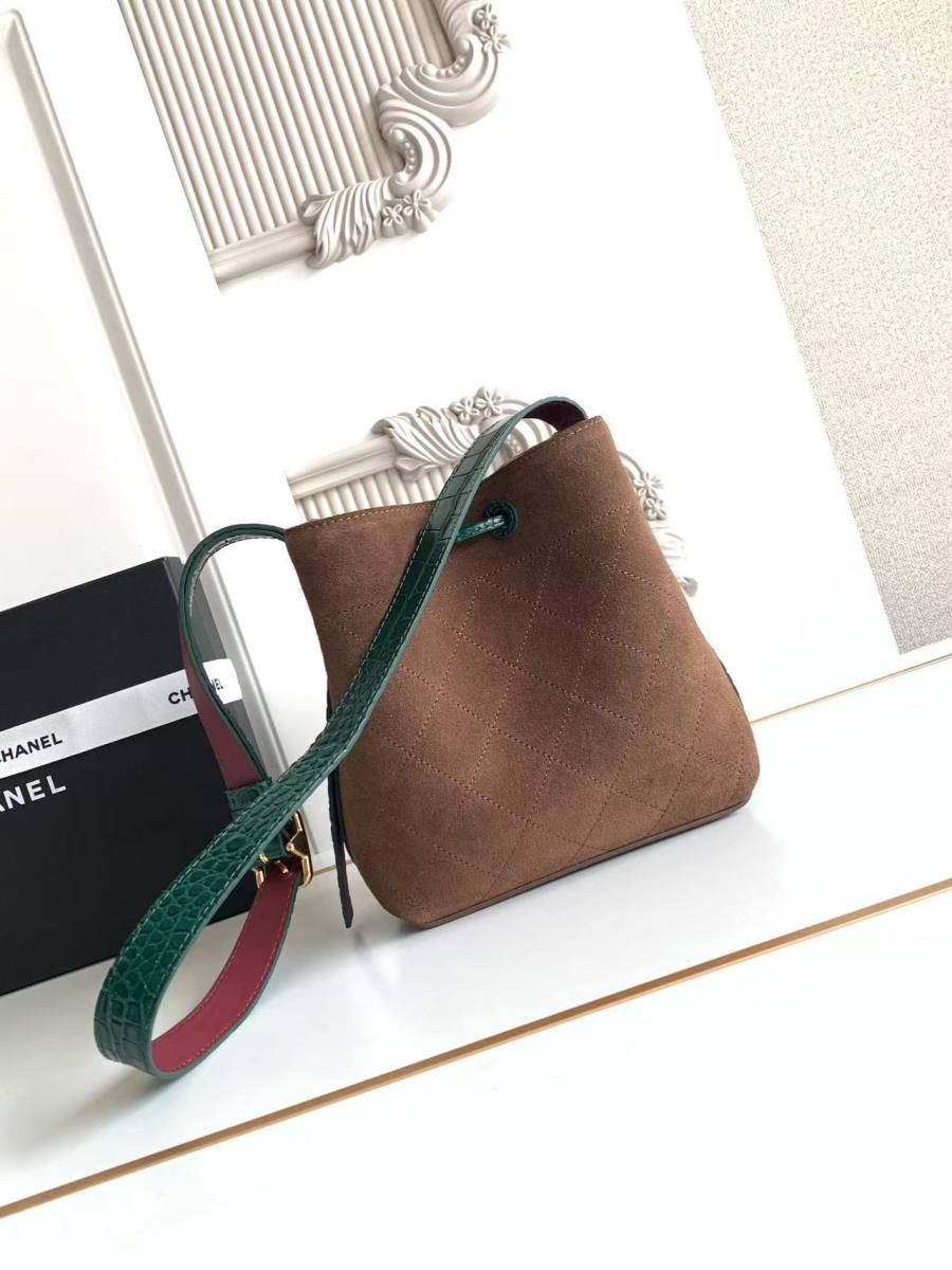 Chanel 26B Bucket Small AS6537 18 x 16 x 12 9637