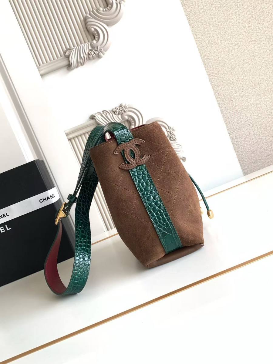 Chanel 26B Bucket Small AS6537 18 x 16 x 12 9637