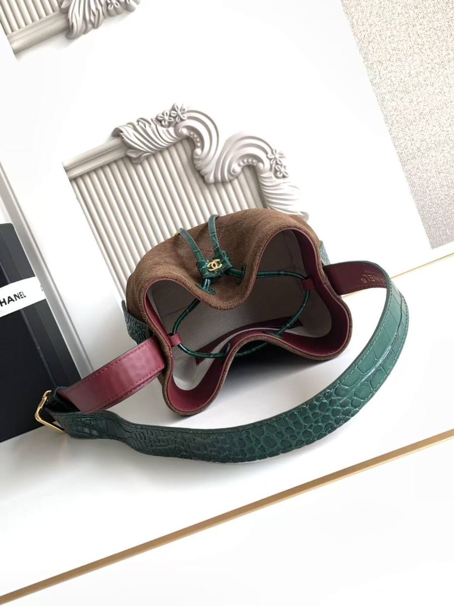 Chanel 26B Bucket Small AS6537 18 x 16 x 12 9637