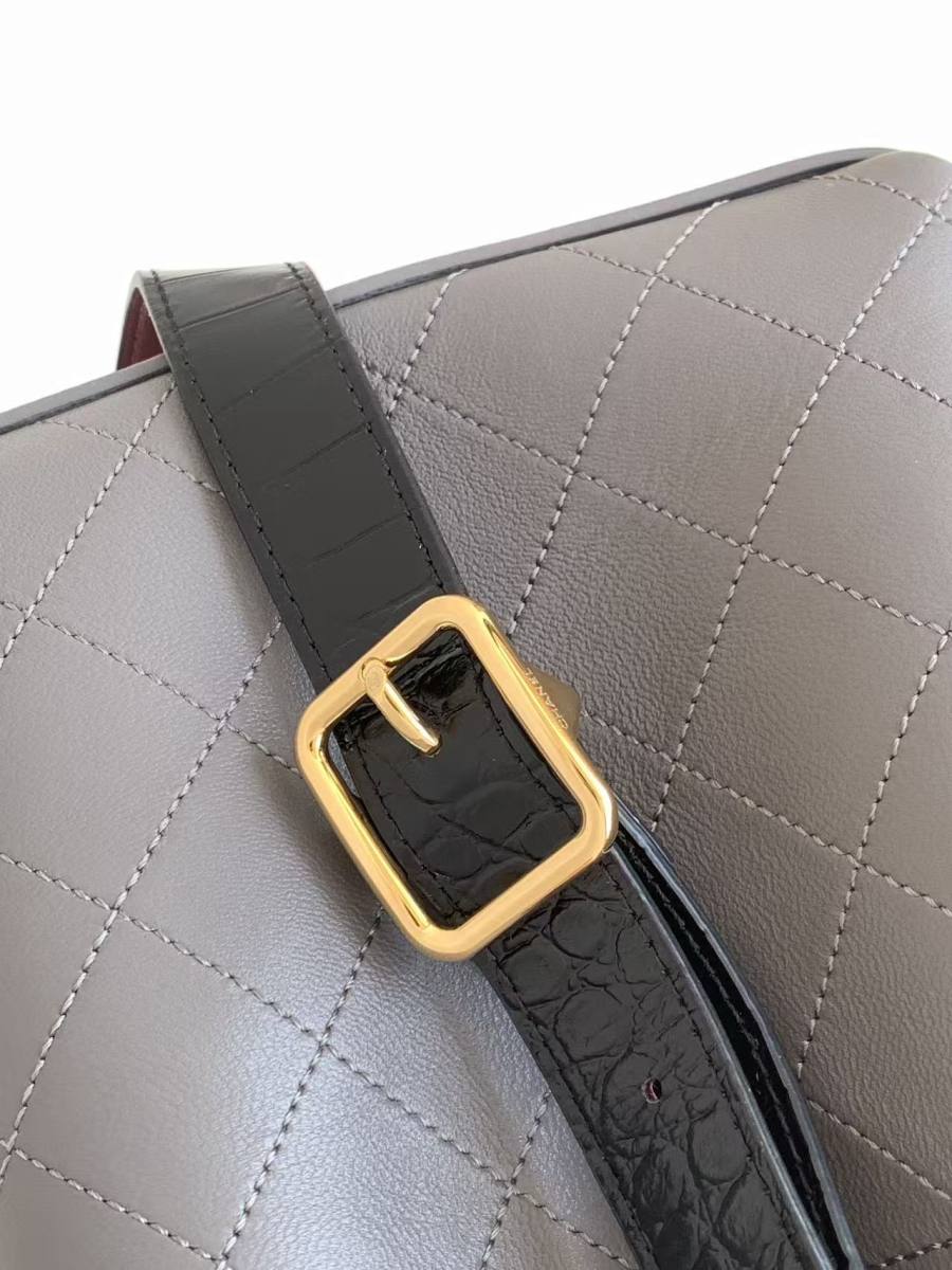Chanel 26B Bucket Small AS6537 18 x 16 x 12 B9FC