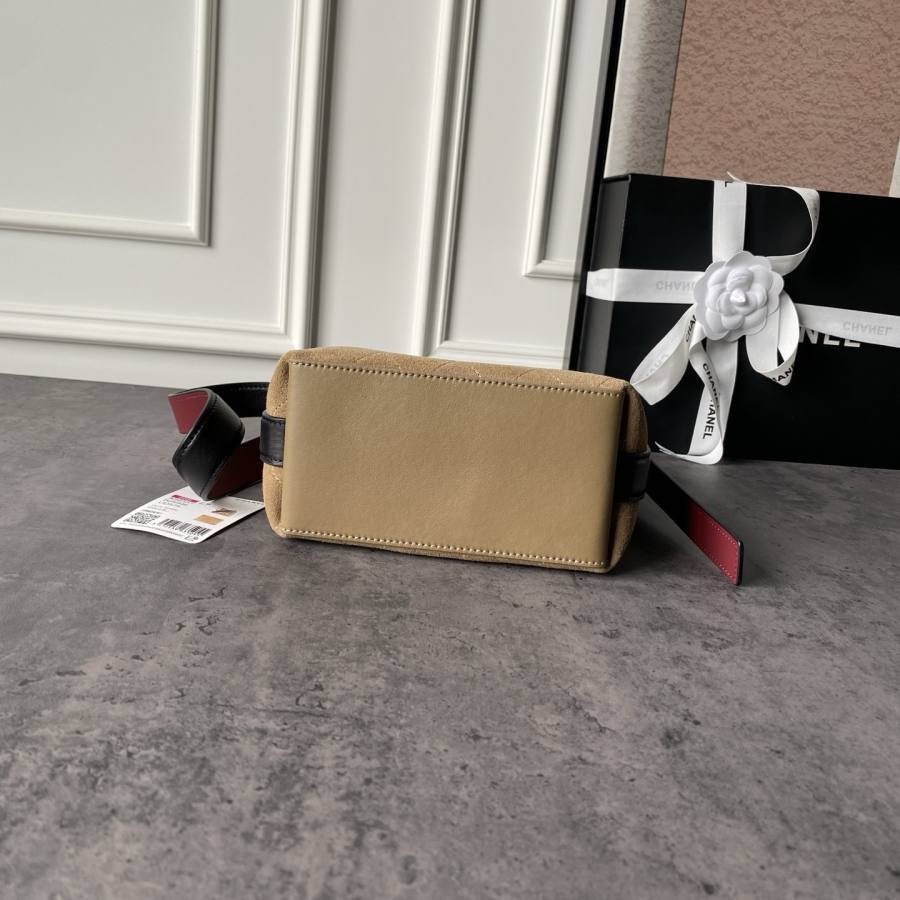 Chanel 26B Bucket Small AS6537 18 x 16 x 12 BCEC